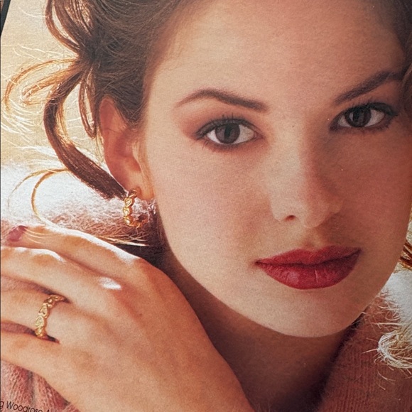 Avon 1995 Vintage Gold Heart Hoop Faux Diamond Clip Earrings NIB 19 - Picture 11 of 15